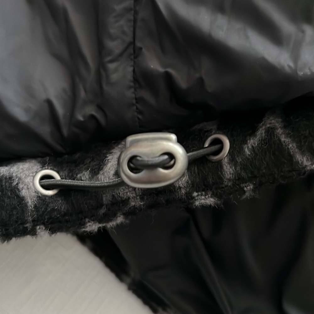 LEVI’S Leopard-Print Wool Blend Puffer Jacket - Picture 8 of 11
